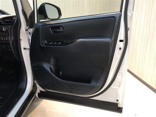 ノア Ｓｉ　フルタイム４ＷＤ　ナビ＆ＴＶ　両側オートスライドドア　リアクーラー　ＬＥＤヘッドライト　スマートキー　クルーズコントロール　フルセグ　ＥＳＣ　フルフラット　寒冷地仕様車　３列シート　ＥＴＣ車載器（14枚目）