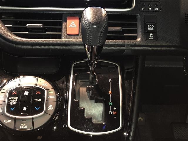 ノア Ｓｉ　フルタイム４ＷＤ　ナビ＆ＴＶ　両側オートスライドドア　リアクーラー　ＬＥＤヘッドライト　スマートキー　クルーズコントロール　フルセグ　ＥＳＣ　フルフラット　寒冷地仕様車　３列シート　ＥＴＣ車載器（21枚目）