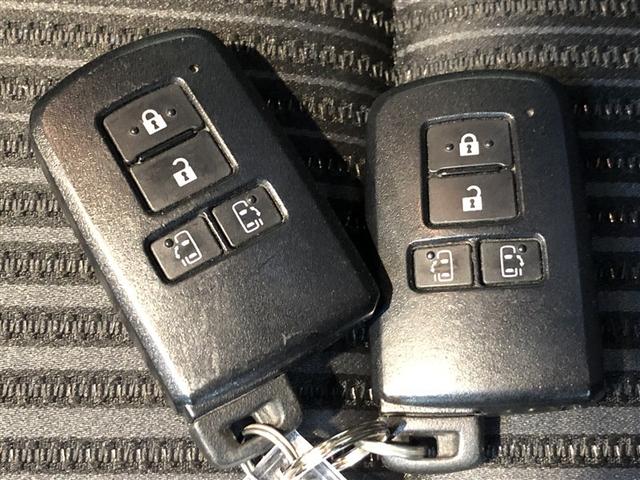 ノア Ｓｉ　フルタイム４ＷＤ　ナビ＆ＴＶ　両側オートスライドドア　リアクーラー　ＬＥＤヘッドライト　スマートキー　クルーズコントロール　フルセグ　ＥＳＣ　フルフラット　寒冷地仕様車　３列シート　ＥＴＣ車載器（24枚目）