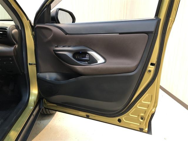 ヤリスクロス Ｚ　寒冷地　ＶＳＣ　オートエアコン　バックガイドモニター　盗難防止装置　ＡＷＤ　ＥＴＣ車載器　ミュージックプレイヤー接続可　キーレス　アルミホイール　ＬＥＤヘッドランプ　エアバッグ　ＡＢＳ　スマートキー（12枚目）