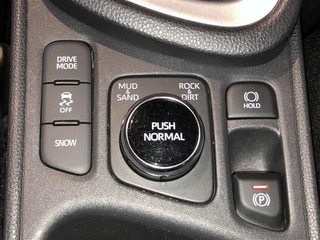 ヤリスクロス Ｚ　寒冷地　ＶＳＣ　オートエアコン　バックガイドモニター　盗難防止装置　ＡＷＤ　ＥＴＣ車載器　ミュージックプレイヤー接続可　キーレス　アルミホイール　ＬＥＤヘッドランプ　エアバッグ　ＡＢＳ　スマートキー（25枚目）