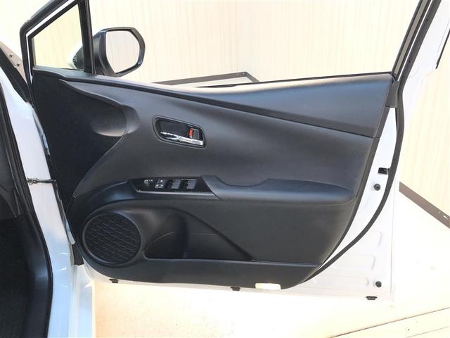 プリウス S 衝突軽減 4wd エアコン LEDヘッドライト ナビ バックガイドモニター クルコン 寒冷地仕様 ETC車載器 盗難防止システム メモリナビ パワーステアリング AC100V カーテンエアバック(12枚目)