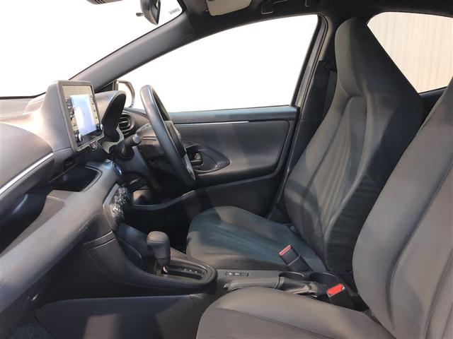 ヤリス Ｘ　追突防止装置　ＶＳＣ　スマートキー＆プッシュスタート　イモビライザー　寒冷地仕様　Ｂカメラ　マニュアルエアコン　ＥＴＣ付　ナビ　Ａクルコン　アイドリングストップ　レンタアップ　４ＷＤ　パワーウインドウ（10枚目）