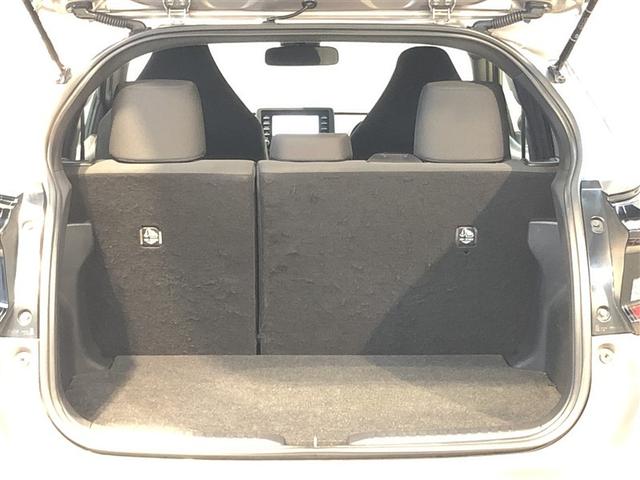 ヤリス Ｘ　追突防止装置　ＶＳＣ　スマートキー＆プッシュスタート　イモビライザー　寒冷地仕様　Ｂカメラ　マニュアルエアコン　ＥＴＣ付　ナビ　Ａクルコン　アイドリングストップ　レンタアップ　４ＷＤ　パワーウインドウ（32枚目）