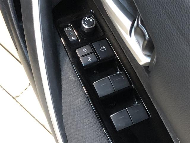 カローラ ハイブリッド　Ｓ　クルーズコントロール　ＬＥＤライト　ＥＴＣ　Ｂカメラ　４ＷＤ　ＴＳＳ　ミュージックプレイヤー接続可　メモリーナビ　アイドリングストップ　ドラレコ　アルミホイール　寒冷地仕様　横滑り防止機能（14枚目）
