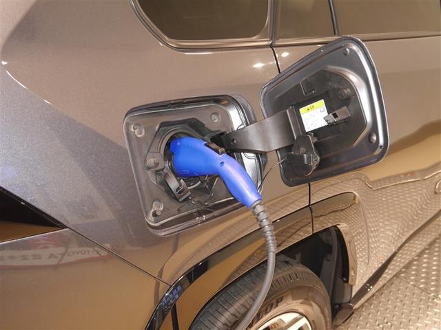 RAV4 PHV G Z 衝突軽減装置 LED パワーシート ドライブレコーダー キーレス メモリナビ フルセグTV オートクルーズコントロール ETC ミュージックプレイヤー接続可 盗難防止装置 4WD スマートキー AW(4枚目)