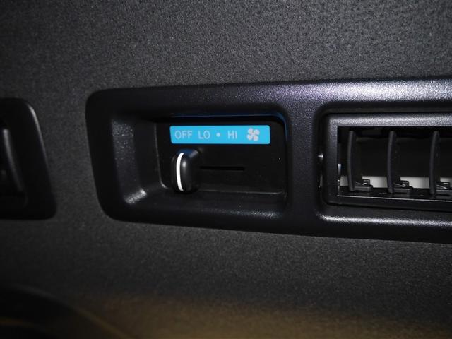 ハイエースバン スーパーＧＬ　ダークプライムＩＩ　寒冷地　ＡＣ　助手席エアバック　地デジ　盗難防止システム　４ＷＤ車　ＥＴＣ付き　ＤＶＤ　ＬＥＤヘッドランプ　エアＢ　ナビ＆ＴＶ　メモリーナビ　横滑り防止　前席パワーウィンドウ　ＡＣ１００　パワステ（26枚目）