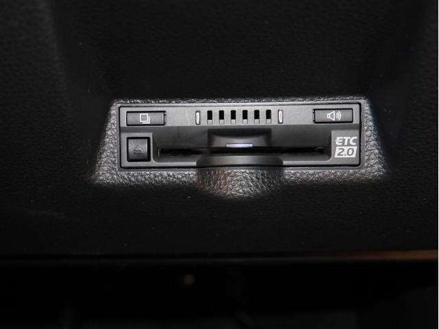 ヤリスクロス ハイブリッドZ クルーズC 横滑防止装置 リアカメラ ワンオーナー車 LEDライト 盗難防止装置 電動シート ドライブレコーダー AW キーレス 寒冷地仕様 スマートキー ABS 4WD ETC AC100V(28枚目)