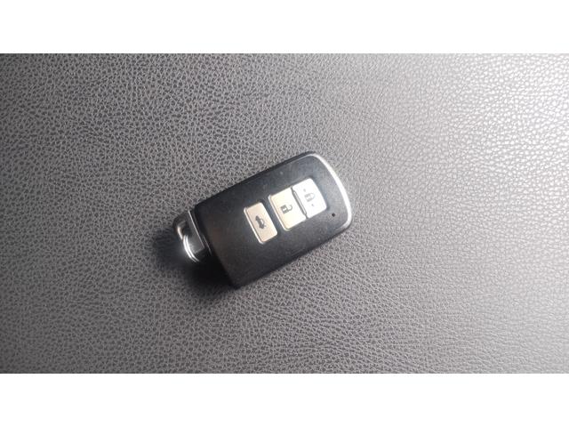 クラウン アスリートSi-Four 4WD ETC オートクルーズコントロール バックカメラ ナビ アルミホイール HID AT スマートキー 電動格納ミラー 盗難防止システム パワーシート 衝突安全ボディ ABS ESC エアコン(23枚目)
