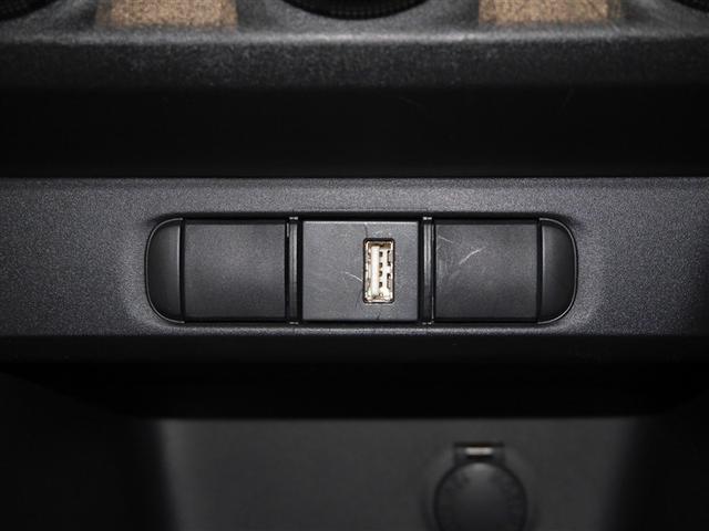 ヤリス Ｘ　追突防止装置　ＶＳＣ　スマートキー＆プッシュスタート　イモビライザー　寒冷地仕様　マニュアルエアコン　Ａクルコン　４ＷＤ　パワーウインドウ　ＡＢＳ　キーレス　エアバッグ　ミュージックプレイヤー接続可（13枚目）