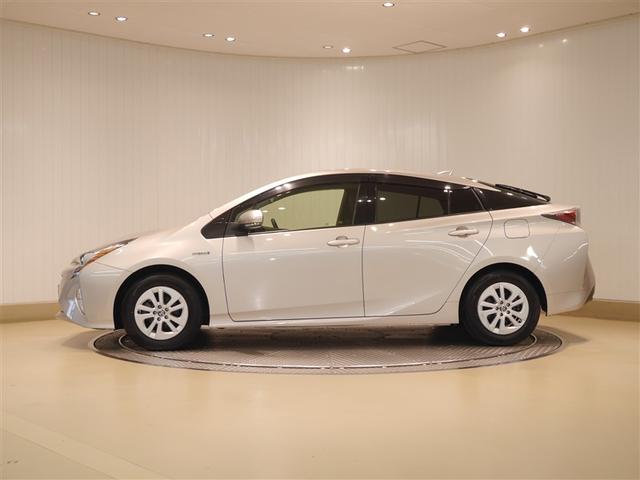 プリウス Ｓ　衝突軽減　４ｗｄ　フルセグＴＶ　エアコン　ＬＥＤヘッドライト　バックガイドモニター　クルコン　寒冷地仕様　ＥＴＣ車載器　盗難防止システム　メモリナビ　パワーステアリング　カーテンエアバック　ＡＢＳ（2枚目）