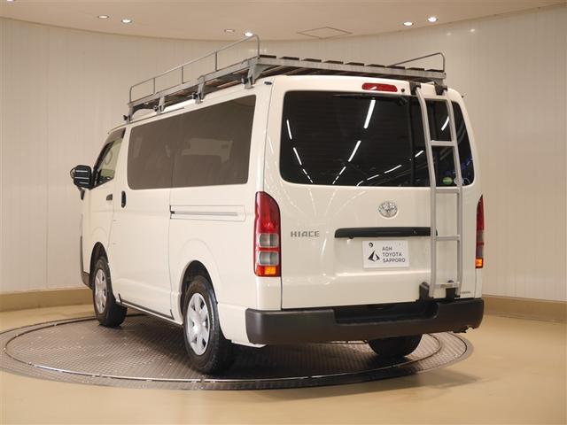 ハイエースバン ＤＸ　寒冷地仕様車　横滑り防止　イモビ　４ＷＤ　バックカメラ　キーレス　運転席エアバッグ　ミュージックプレイヤー接続可　パワーウインドウ　ＡＢＳ　エアコン　パワステ　ベンチシート　プリクラッシュセーフティー（3枚目）