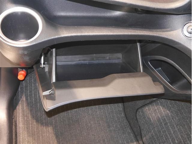 シエンタ Ｇ　衝突被害軽減　ウォークスルー　ＶＳＣ　リアカメラ　ＬＥＤライト　デュアルパワースライドドア　メディアプレイヤー接続　４ＷＤ車　キーフリーシステム　ＡＡＣ　パワーウインドウ　ＥＴＣ車載器　寒冷地　ＡＢＳ（29枚目）