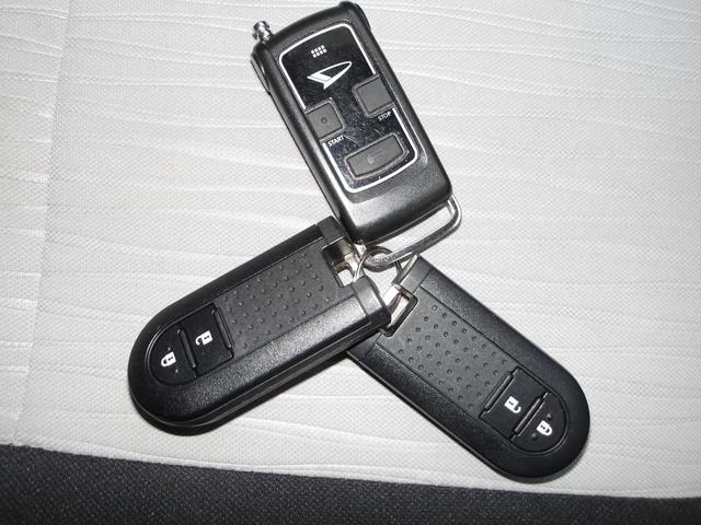 ミライース G SAIII 4WD スマートアシスト LEDヘッドライト オートライト オートエアコン CDチューナー 運転席助手席シートヒーター リモコンエンジンスターター 電動格納ドアミラー キーフリーシステム(20枚目)