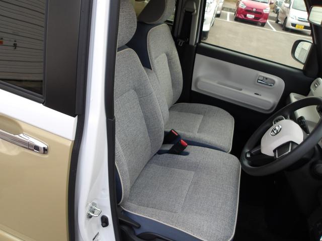 ムーヴキャンバス ストライプスＧ　４ＷＤ　スマートアシスト　両側パワースライドドア　ＬＥＤヘッドライト　オートライト　ＣＤチューナー　運転席助手席シートヒーター　オートエアコン　電動パーキングブレーキ　前後コーナーセンサー（6枚目）