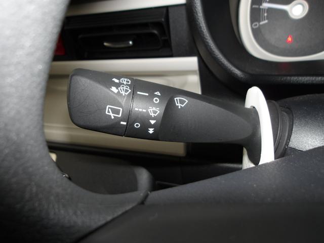 ムーヴキャンバス ストライプスＧ　４ＷＤ　スマートアシスト　両側パワースライドドア　ＬＥＤヘッドライト　オートライト　ＣＤチューナー　運転席助手席シートヒーター　オートエアコン　電動パーキングブレーキ　前後コーナーセンサー（23枚目）