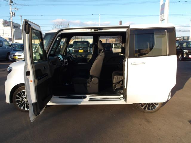 タント カスタムＲＳ　４ＷＤ　ターボ　両側パワースライドドア　ＬＥＤヘッドライト　オートライト　オートエアコン　ダイハツ純正ナビ　リモコンエンジンスターター　キーフリーシステム　アイドリングストップ　アルミホイール（5枚目）