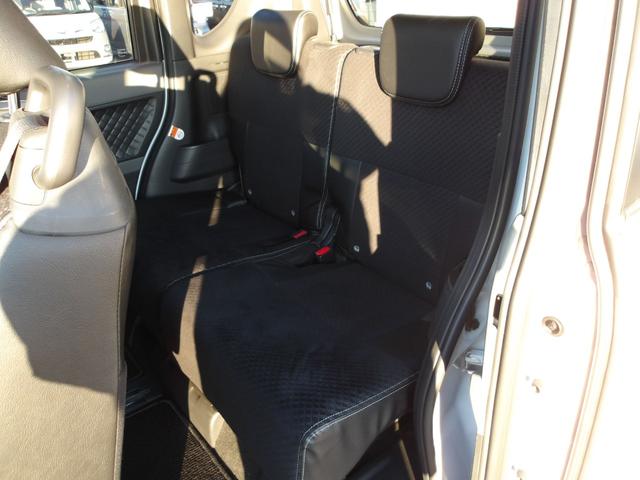 タント カスタムＲＳ　４ＷＤ　ターボ　両側パワースライドドア　ＬＥＤヘッドライト　オートライト　オートエアコン　ダイハツ純正ナビ　リモコンエンジンスターター　キーフリーシステム　アイドリングストップ　アルミホイール（7枚目）