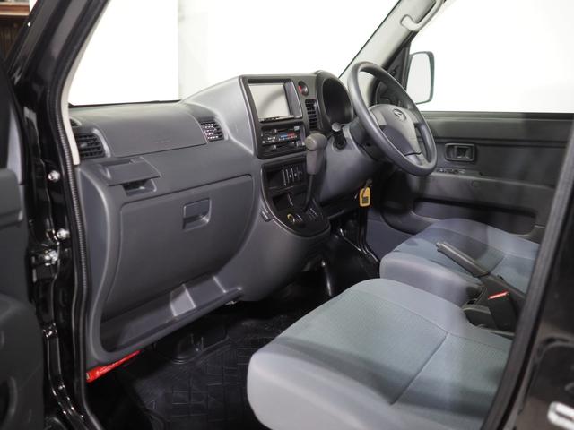 ハイゼットカーゴ ＤＸ　パートタイム４ＷＤ　両側スライドドア　カーナビ　バックモニター　リモコンエンジンスターター　キーレスエントリー　運転席助手席パワーウィンドウ　エアコン（10枚目）