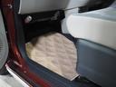 純正用品のカーペットマットが装着されています。もちろんきれいにクリーニング済みです。