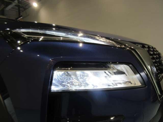 エクストレイル １．５　ＡＵＴＥＣＨ　アドバンスト　パッケージ　ｅ－４ＯＲＣＥ　４ＷＤ　アラウンドビューモニター（17枚目）