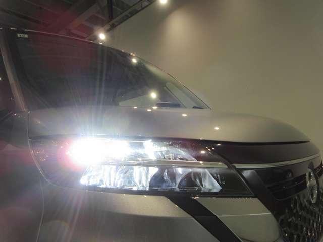 ルークス ６６０　ハイウェイスターＸ　４ＷＤ　アラウンドビューモニター（14枚目）