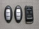 ポケットやカバンに入れたままドアの開閉ができるインテリジェントキーです純正エンジンスターターついています