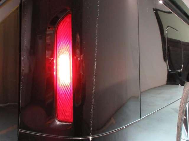 セレナ ２．０　ハイウェイスターＶ　４ＷＤ　アラウンドビューモニター（19枚目）