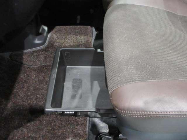 デイズルークス ６６０　ハイウェイスター　Ｘターボ　４ＷＤ　プレミアムグラデーションインテリア（20枚目）