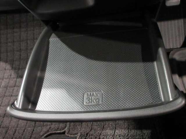 フリード＋ハイブリッド ハイブリッド・クロスターホンダセンシング　リア両側パワースライドドア（29枚目）