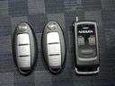 ポケットやカバンに入れたままドアの開閉ができるインテリジェントキーです純正エンジンスターターついています