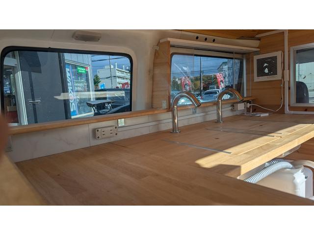 ハイゼットカーゴ スペシャル 色替車 社外ナビ テレビ CD DVD エンジンスターター 社外キーレス キッチンカー仕様(4枚目)