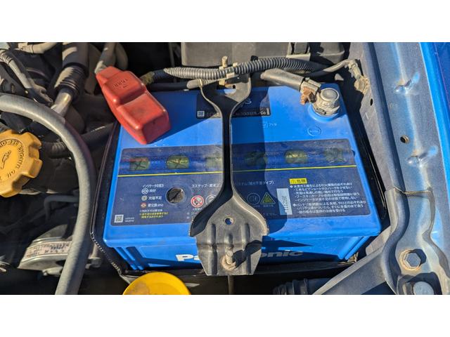 インプレッサ ＷＲＸ　５速マニュアル　４ＷＤ　ナビ　フルセグテレビ　ＤＶＤ再生ＯＫ　キーレスキー（32枚目）