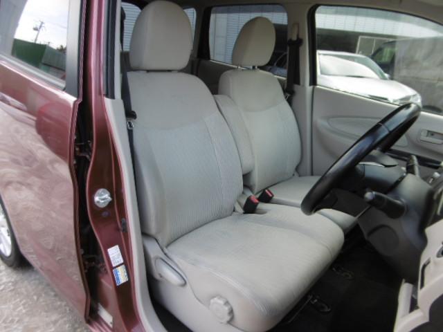 ｅＫワゴン Ｇ　４ＷＤ　プッシュスタート　シートヒーター　バックミニター　純正アルミ（3枚目）