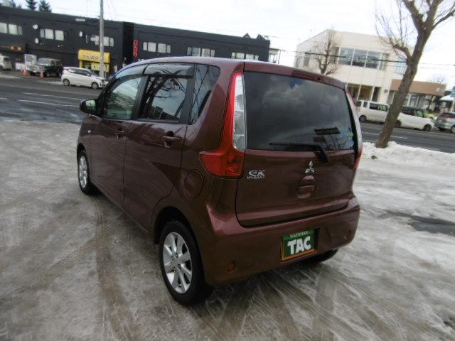 ｅＫワゴン Ｇ　４ＷＤ　プッシュスタート　シートヒーター　バックミニター　純正アルミ（12枚目）