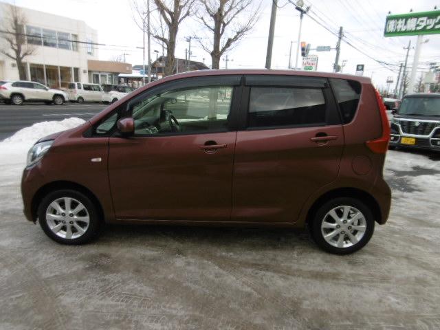 ｅＫワゴン Ｇ　４ＷＤ　プッシュスタート　シートヒーター　バックミニター　純正アルミ（13枚目）