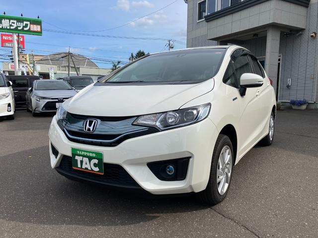 フィットハイブリッド Ｌパッケージ　４ＷＤ　純正ナビ　バックカメラ　ＬＥＤヘッドライト　プッシュスタート　スマートキー　ＥＴＣ（17枚目）