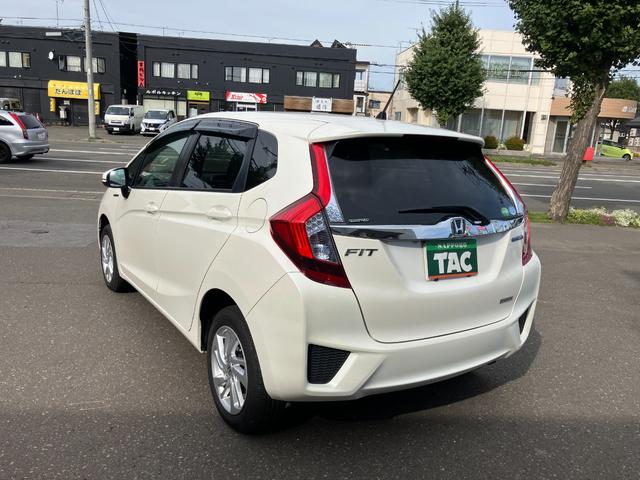 フィットハイブリッド Ｌパッケージ　４ＷＤ　純正ナビ　バックカメラ　ＬＥＤヘッドライト　プッシュスタート　スマートキー　ＥＴＣ（19枚目）