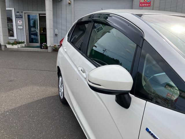フィットハイブリッド Ｌパッケージ　４ＷＤ　純正ナビ　バックカメラ　ＬＥＤヘッドライト　プッシュスタート　スマートキー　ＥＴＣ（23枚目）