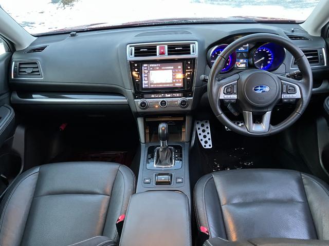 レガシィアウトバック リミテッド　４ＷＤ　純正ナビ　バックカメラ　パワーバックドア　革シート　プッシュスタート　スマートキー（4枚目）