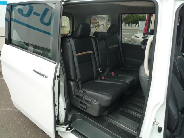 セレナ ハイウェイスターＶ　４ＷＤ　ＥＴＣ　バックカメラ　ナビ　クリアランスソナー　オートクルーズコントロール　衝突被害軽減システム　両側電動スライドドア　オートマチックハイビーム　オートライト　ＬＥＤヘッドランプ　スマートキー（12枚目）