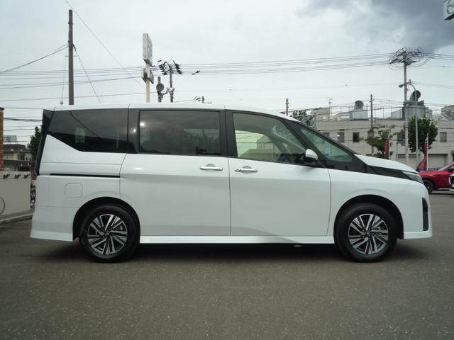 セレナ ハイウェイスターＶ　４ＷＤ　ＥＴＣ　バックカメラ　ナビ　クリアランスソナー　オートクルーズコントロール　衝突被害軽減システム　両側電動スライドドア　オートマチックハイビーム　オートライト　ＬＥＤヘッドランプ　スマートキー（16枚目）