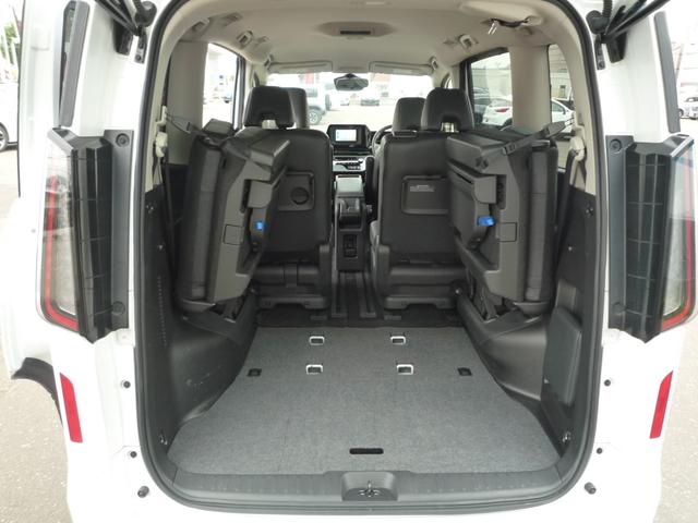 セレナ ハイウェイスターＶ　４ＷＤ　ＥＴＣ　バックカメラ　ナビ　クリアランスソナー　オートクルーズコントロール　衝突被害軽減システム　両側電動スライドドア　オートマチックハイビーム　オートライト　ＬＥＤヘッドランプ　スマートキー（25枚目）