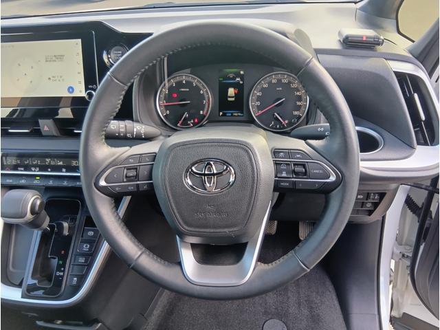 ヴォクシー S-G 4WD ETC バックカメラ ナビ TV オートクルーズコントロール レーンアシスト 衝突被害軽減システム 両側電動スライドドア オートマチックハイビーム LEDヘッドランプ スマートキー(3枚目)