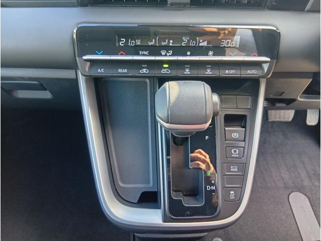 ヴォクシー S-G 4WD ETC バックカメラ ナビ TV オートクルーズコントロール レーンアシスト 衝突被害軽減システム 両側電動スライドドア オートマチックハイビーム LEDヘッドランプ スマートキー(7枚目)