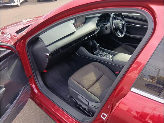 MAZDA3ファストバック XDプロアクティブ ツーリングセレクション 4WD ドライブレコーダー 全周囲カメラ ナビ TV クリアランスソナー オートクルーズコントロール レーンアシスト 衝突被害軽減システム アルミホイール オートライト LEDヘッドランプ(11枚目)