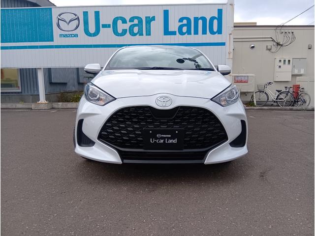 ヤリス Ｘ　４ＷＤ　ＥＴＣ　バックカメラ　ＴＶ　クリアランスソナー　オートクルーズコントロール　レーンアシスト　衝突被害軽減システム　オートマチックハイビーム　スマートキー　ＣＶＴ　盗難防止システム（12枚目）