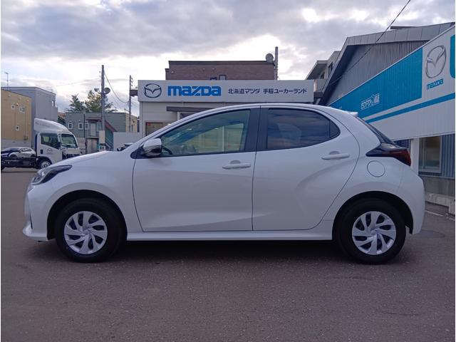 ヤリス Ｘ　４ＷＤ　ＥＴＣ　バックカメラ　ＴＶ　クリアランスソナー　オートクルーズコントロール　レーンアシスト　衝突被害軽減システム　オートマチックハイビーム　スマートキー　ＣＶＴ　盗難防止システム（21枚目）