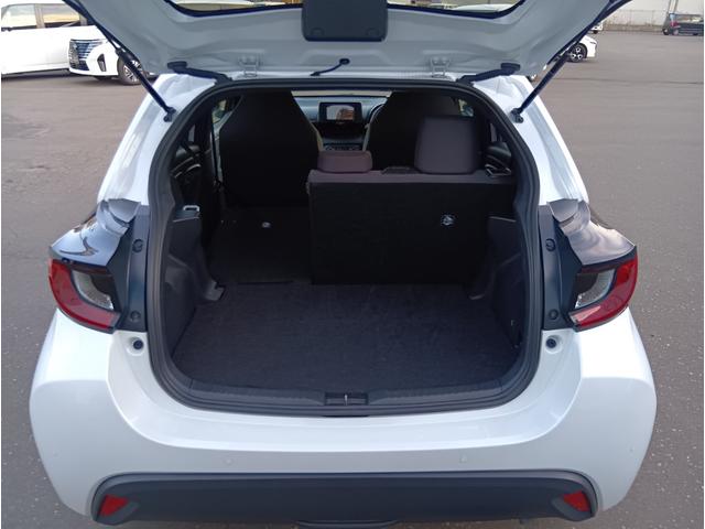 ヤリス Ｘ　４ＷＤ　ＥＴＣ　バックカメラ　ＴＶ　クリアランスソナー　オートクルーズコントロール　レーンアシスト　衝突被害軽減システム　オートマチックハイビーム　スマートキー　ＣＶＴ　盗難防止システム（24枚目）