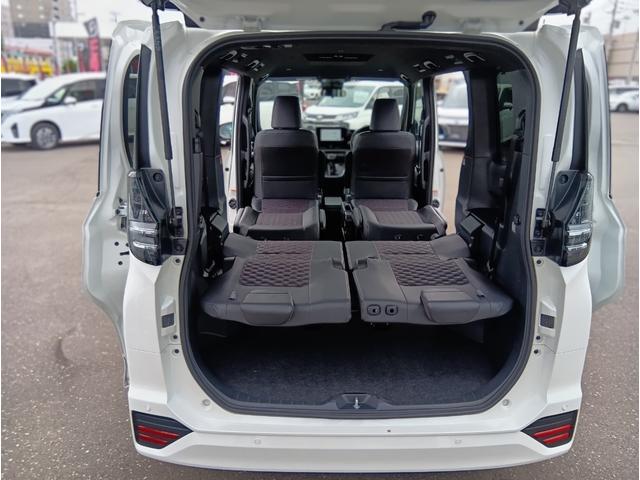 ヴォクシー S-Z 4WD ETC バックカメラ TV クリアランスソナー オートクルーズコントロール レーンアシスト 衝突被害軽減システム 両側電動スライドドア オートマチックハイビーム オートライト(17枚目)